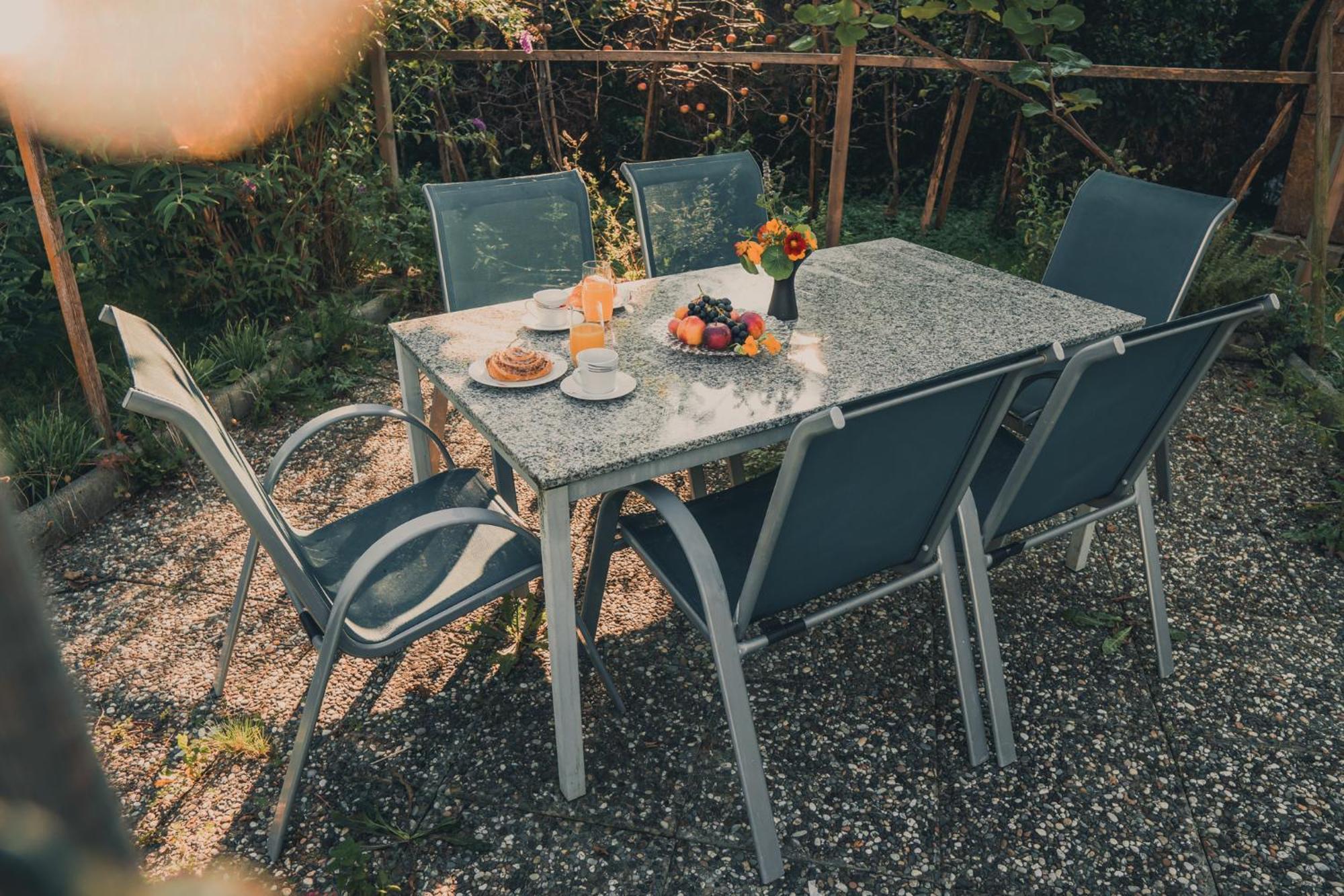 Armonia Altach, 2-6 P, 2 Schlafzimmer, Kueche, Parkplatz, Balkon, Wifi, Garten, Stellplatz Fuer Ski Exterior foto